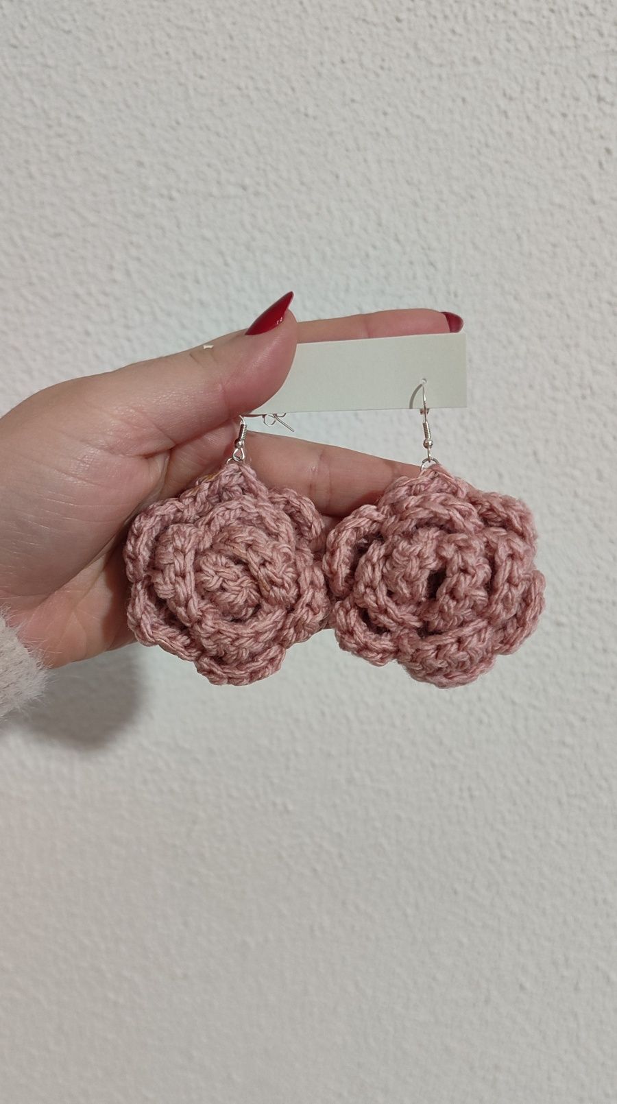 Brincos Rosas em Crochet