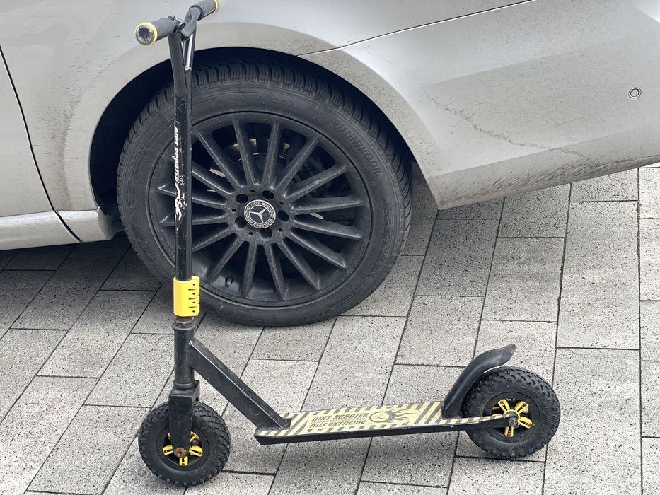 Hulajnoga Dirt Scooter na grubych oponach