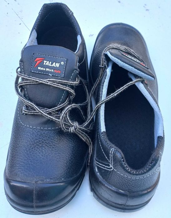 Робоче взуття - туфлі. 44 розмір. Нові.