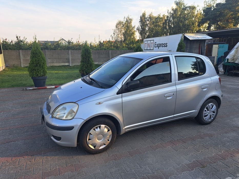 Toyota Yaris 1.0 salon Polska.