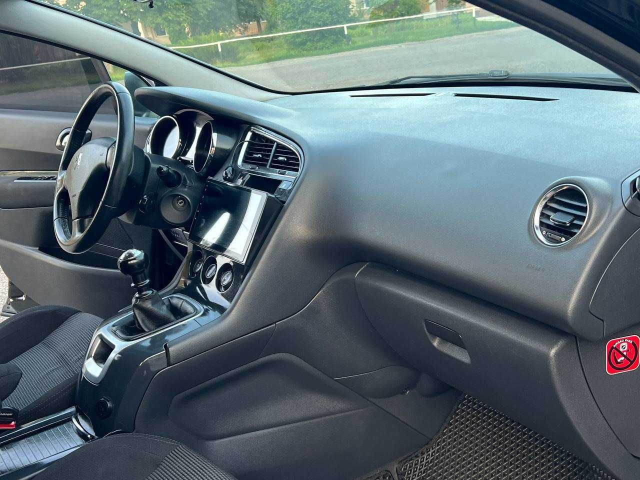 Peugeot 5008 2009 р.в. 1.6 бензин