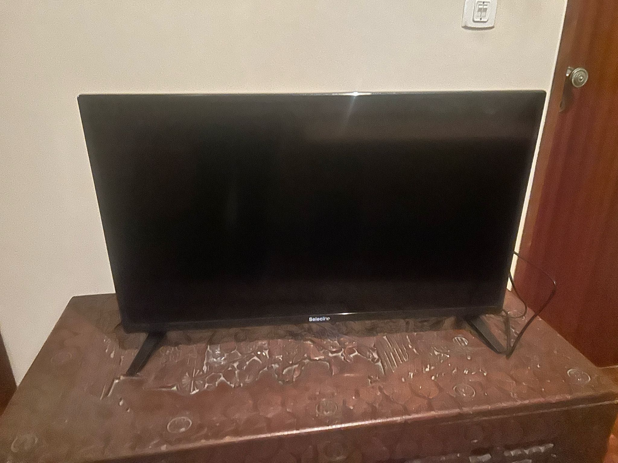 Televisão 32 semi nova