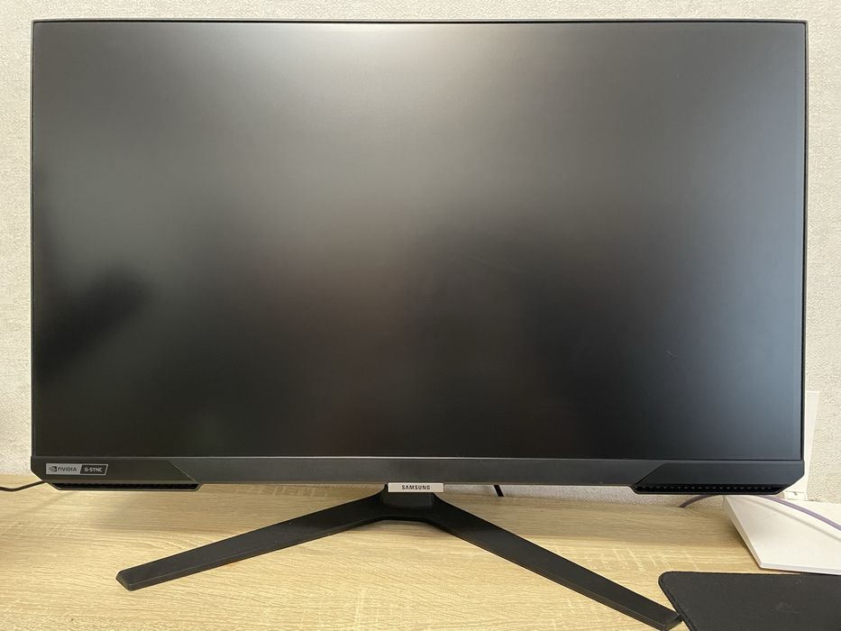Samsung Odyssey G40 27” 240Hz