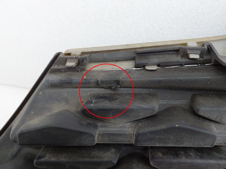 Grelha frente NISSAN NV200 Furgão/Combi (M20)