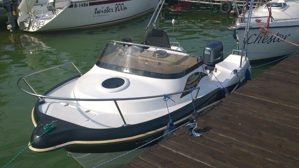 Motorówka Darmar 460 silnik Yamaha f50  przyczepa w komplecie