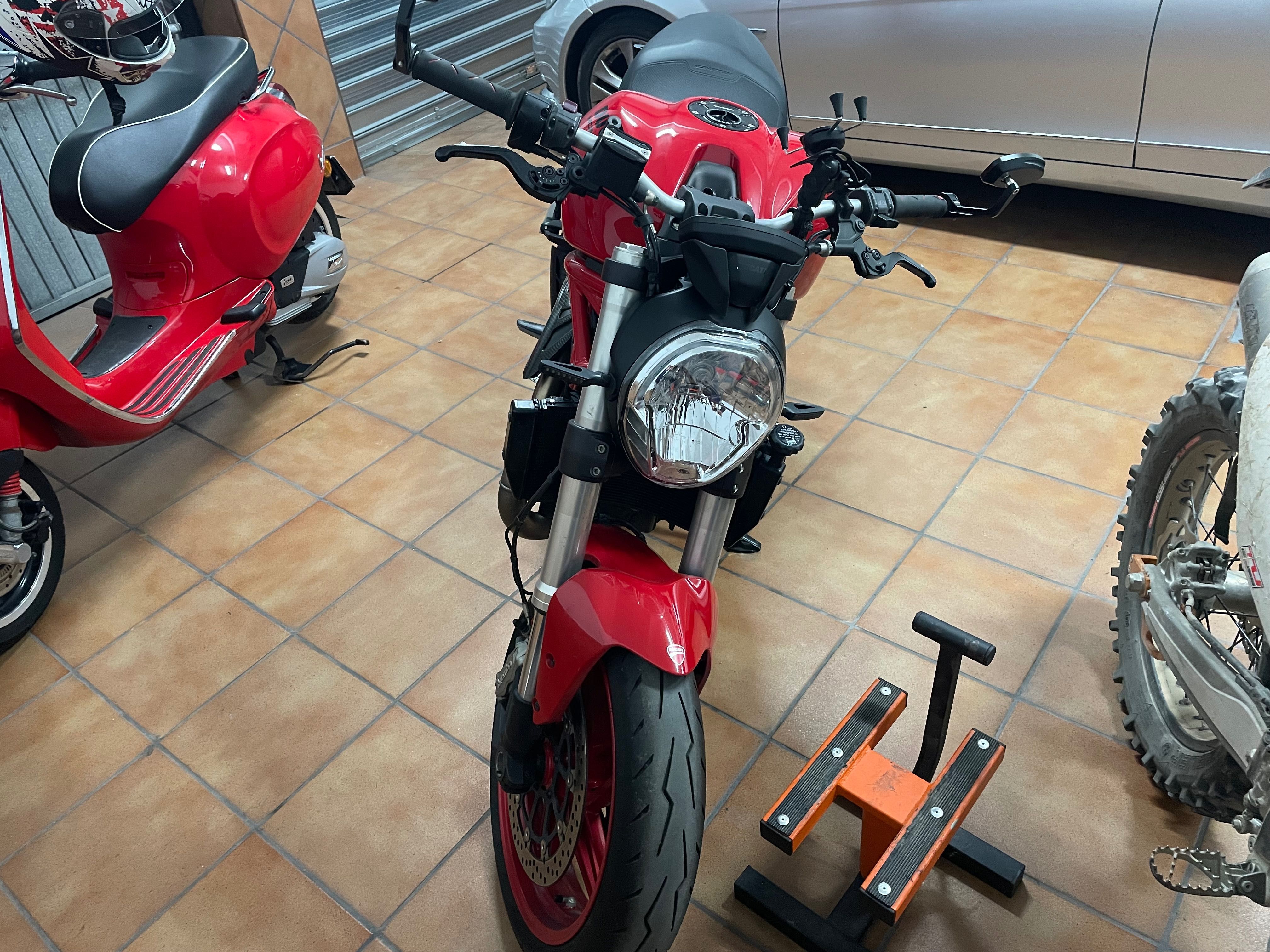 Ducati Monster 821 faktura VAT