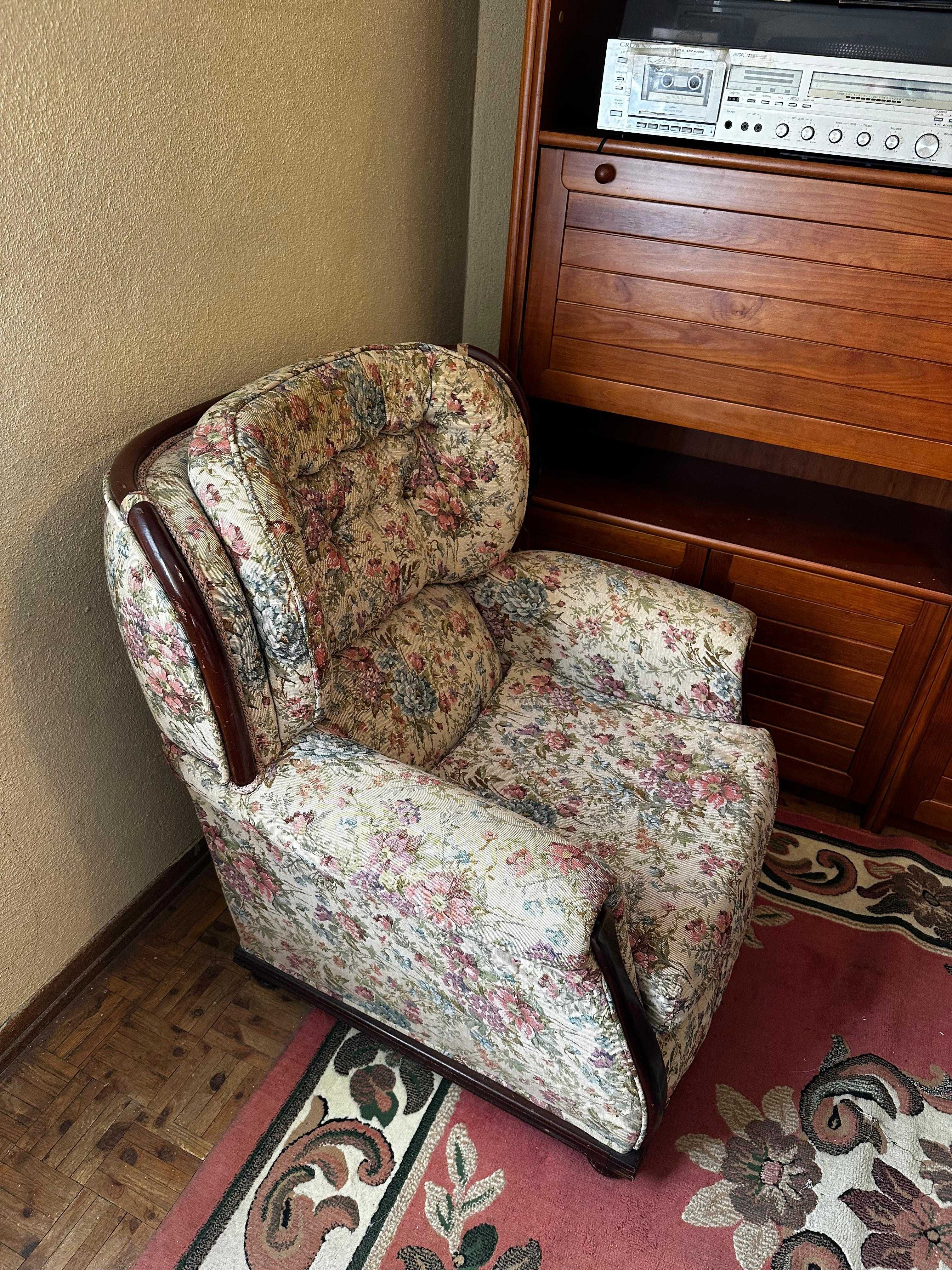 2x Poltronas Clássicas