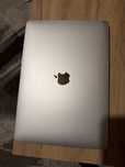 Makbook air m1 8gb ram, 256 gb pamieci. 100 % konndycji bateri!!