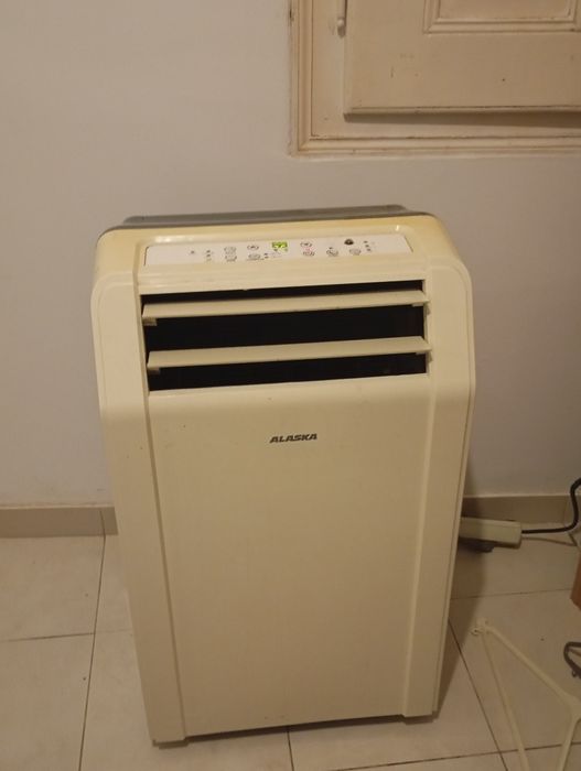 Ar condicionado 12 mil BTUS, funciona muito bem,pode vir testar!