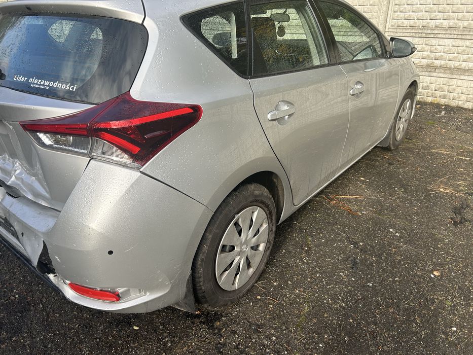Toyota Auris Hatchback