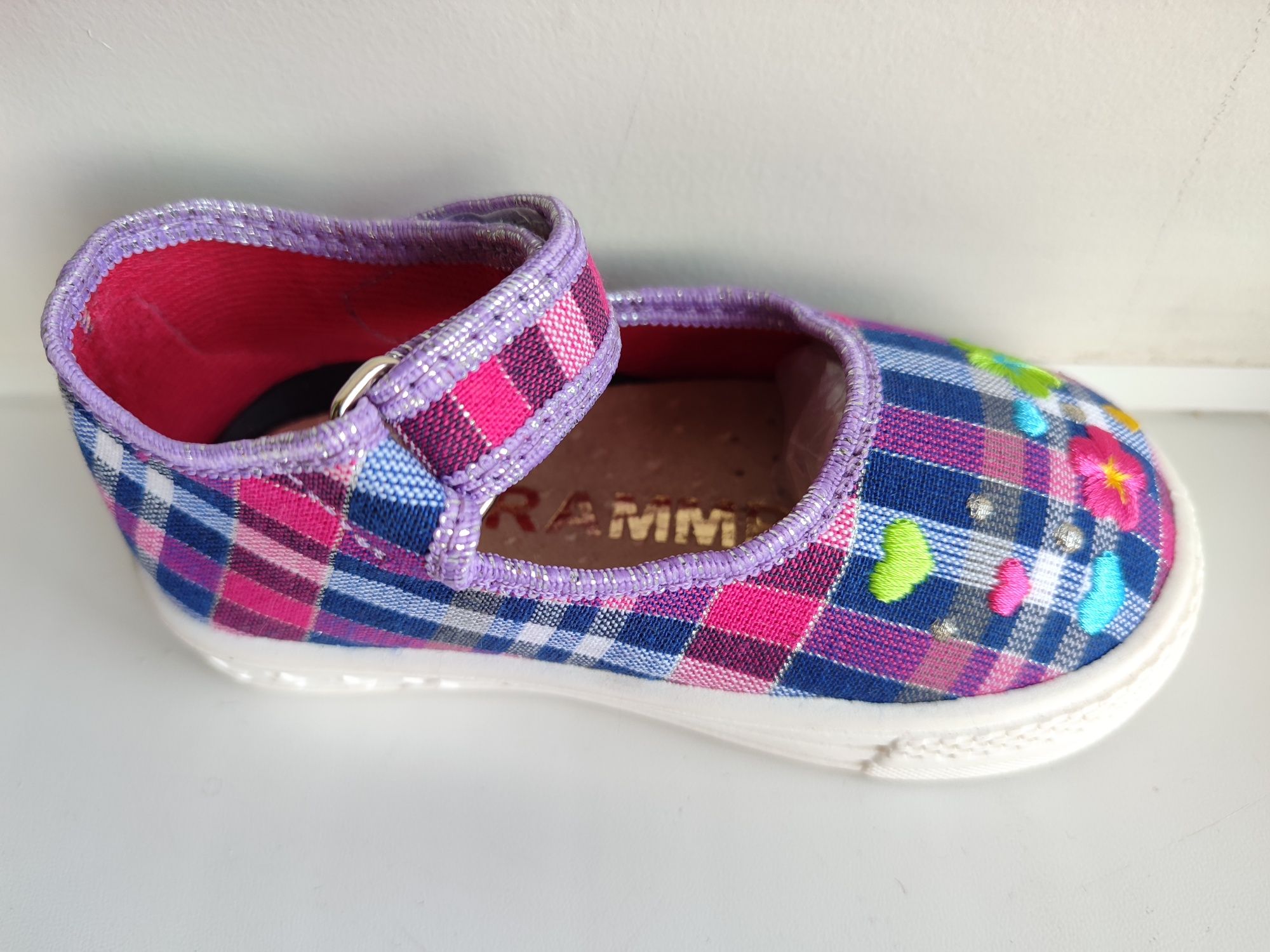 Предлагаем туфельки для девочек торговой марки "TRAMMPY"