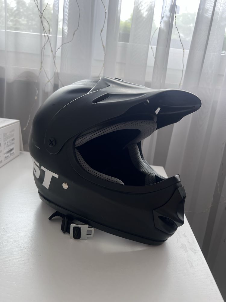 Kask enduro, rower, hulajnoge stan nowy