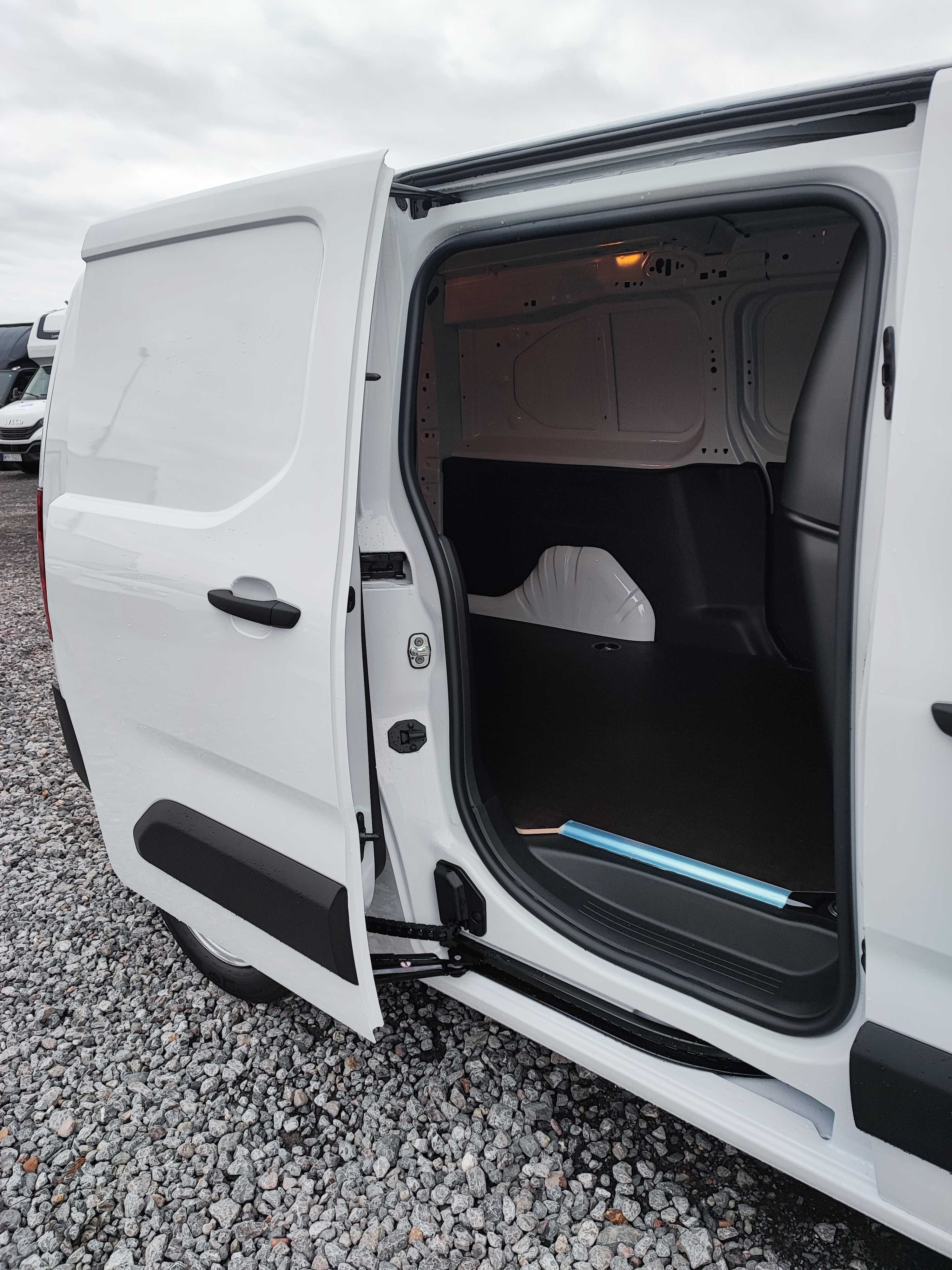Wynajem #FIAT #DOBLO #VAN L2 BlueHDI 1.5 100 KM #WROCŁAW