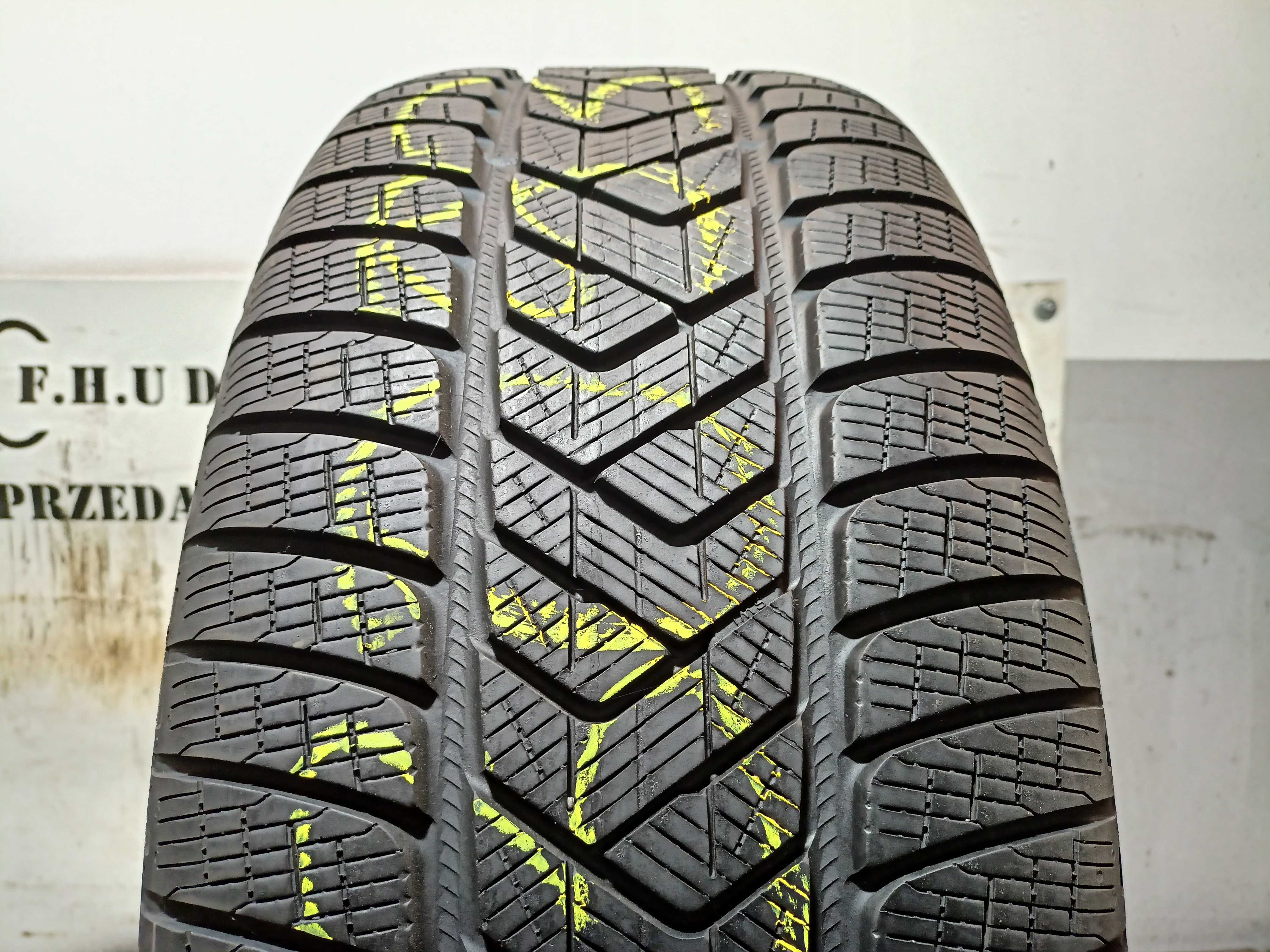 Pirelli Scorpion Winter 255/55/19 6,8mm (3093)