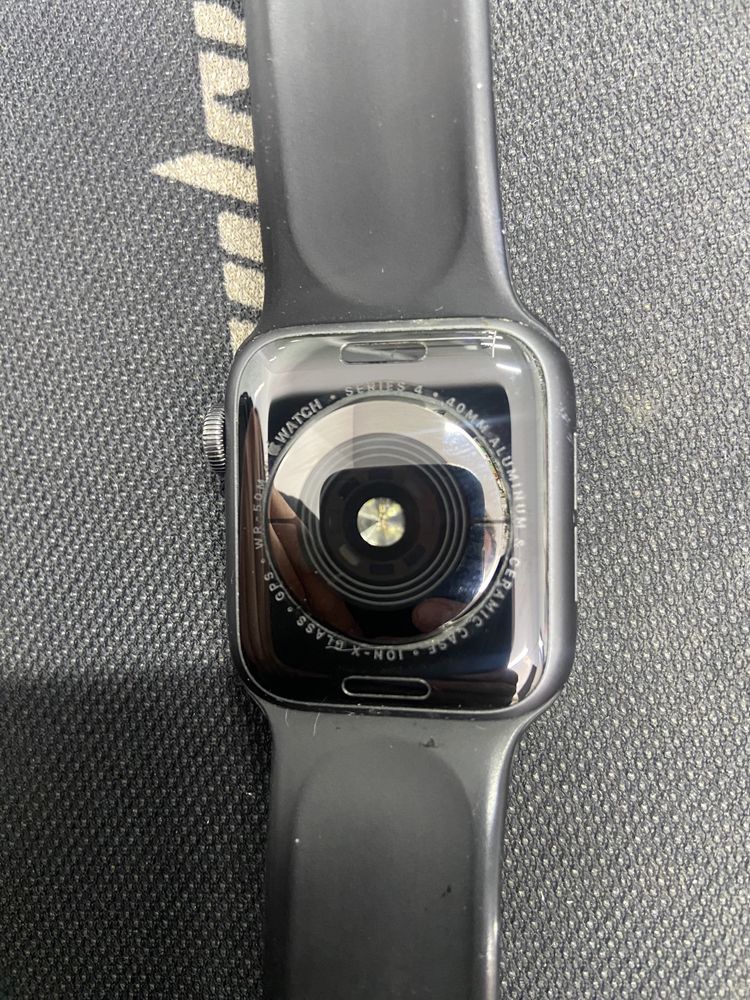 Apple Watch 4 40mm gps