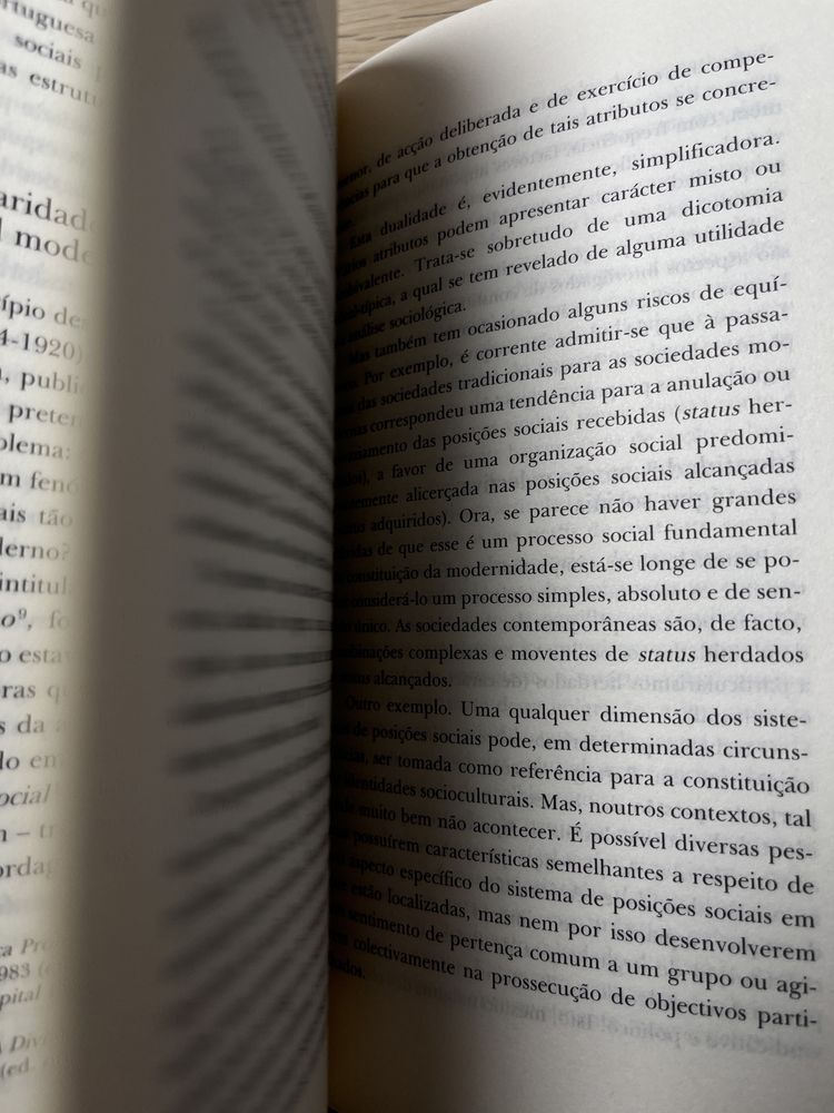 Livro ‘Sociologia’ de António Firmino da Costa - 6ª edição