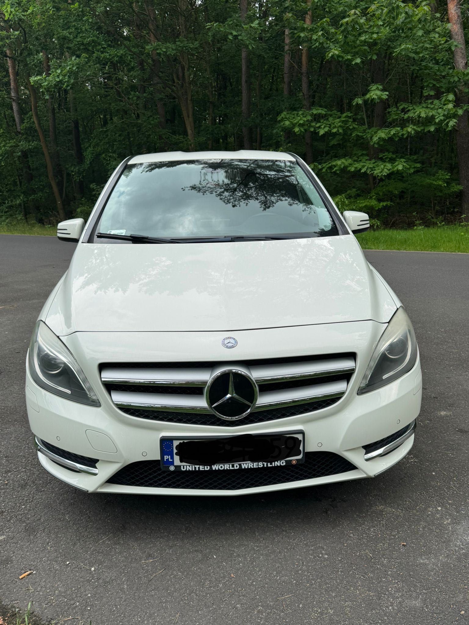 Mercedes Benz B180