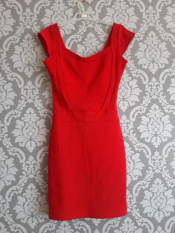 Czerwona sukienka ASOS