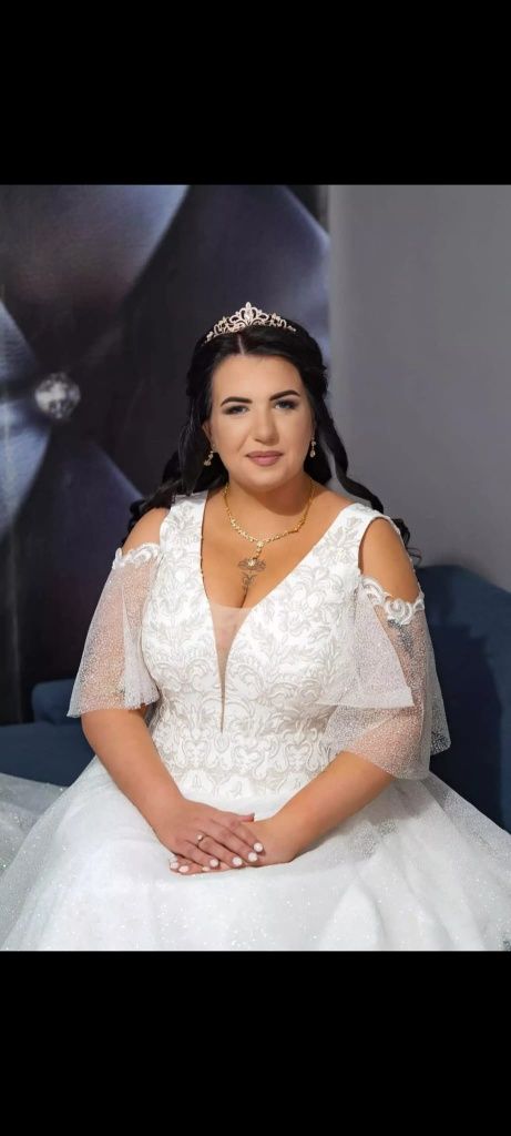 Suknia Ślubna  z Salonu Sukien Ślubnych Plus Size IdeoDesign