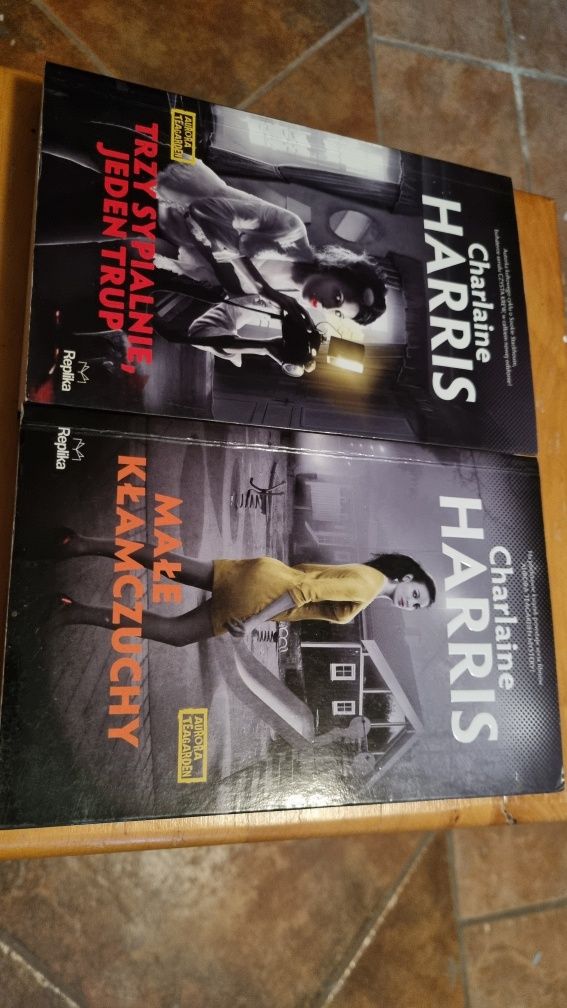 Charlaine Harris Trzy sypialnie, jeden trup + Małe kłamczuchy