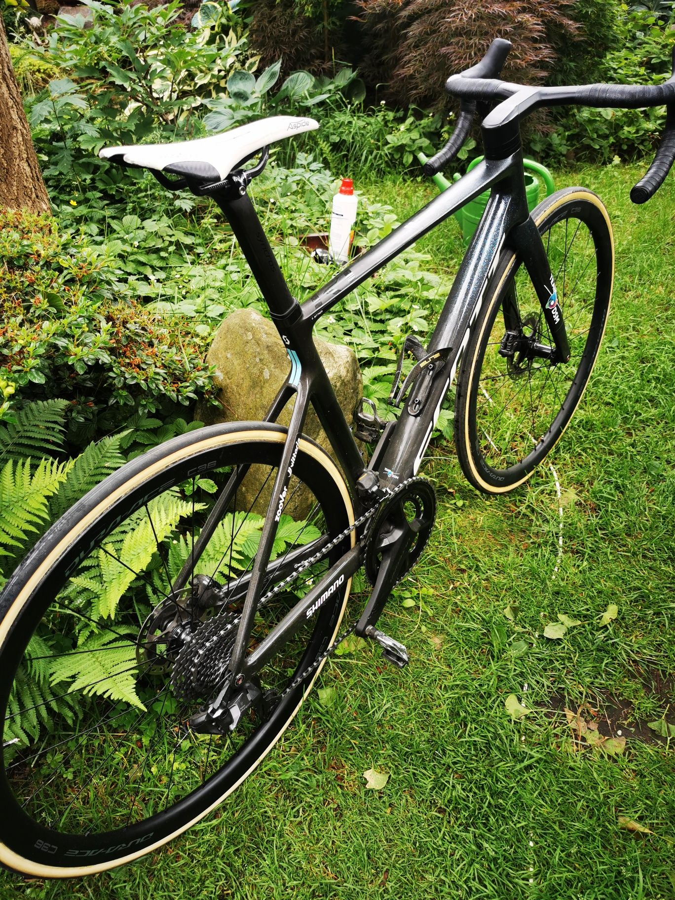 Rower szosowy full carbon Scott 7 kg