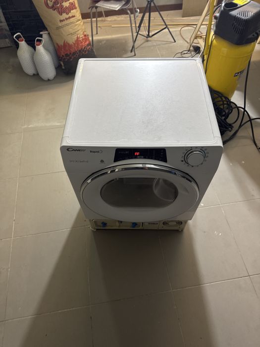 Maquina de secar roupa usada