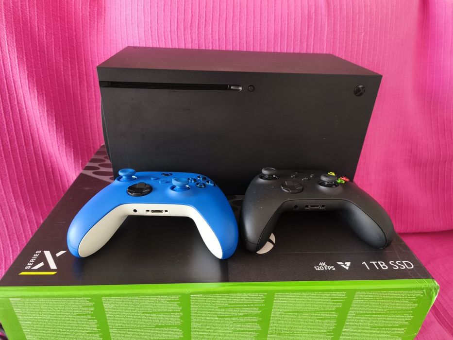 Xbox series x usada em bom estado