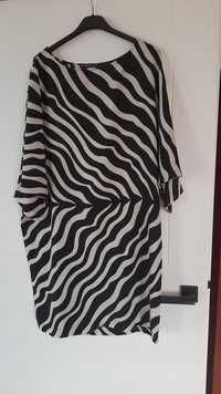 Sukienka oversize 40 L