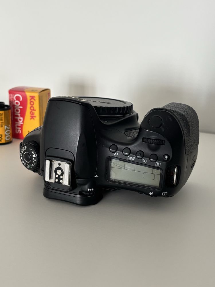 Camera Canon DSLR EOS 60D - 18MPx Semi-profissional