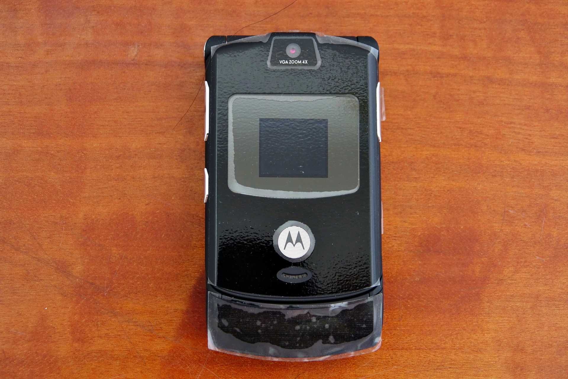 Motorola Razr V3 Matte Black in Alu Box Limited
