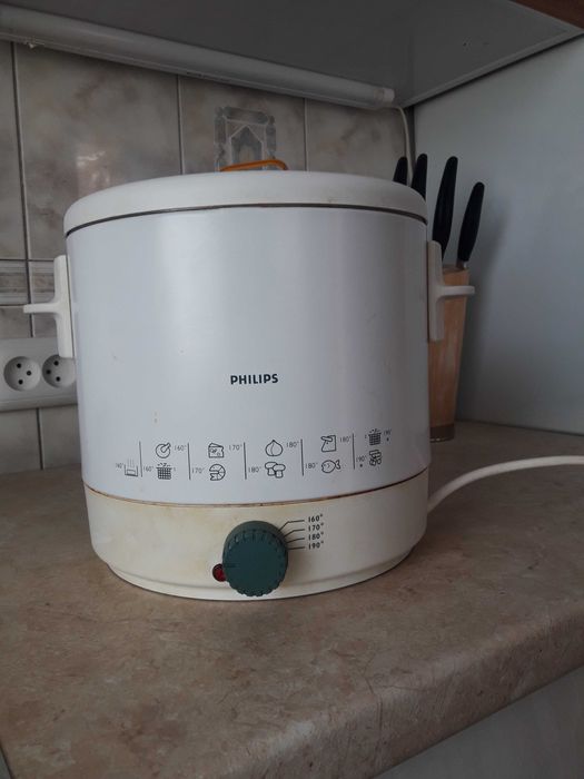 Продам б.у фритюрницу PHILIPS HD4269