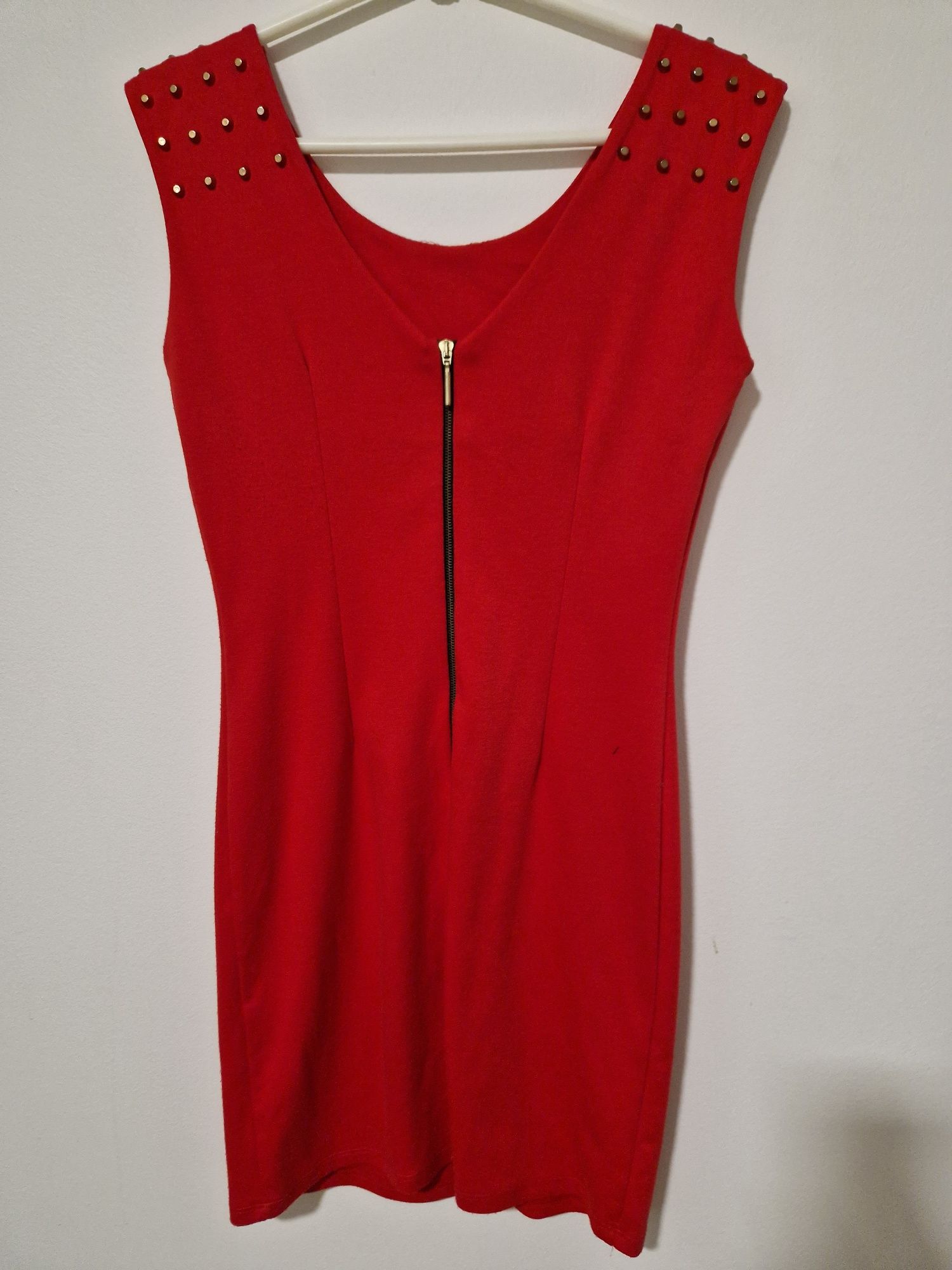 Sukienka czerwona r.36