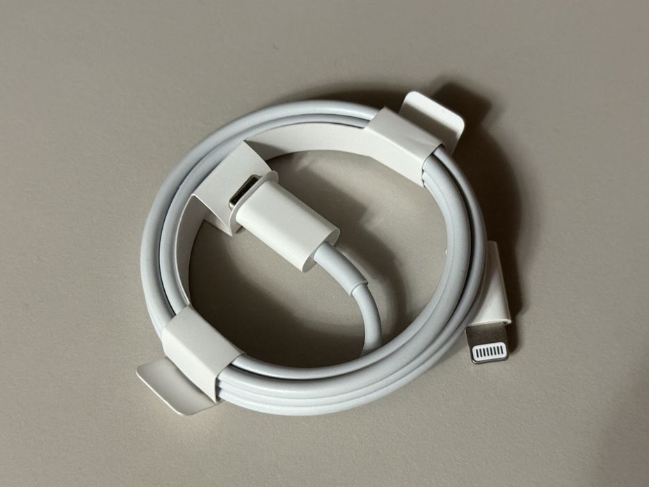 Зарядний пристрій оригінальний на Iphone