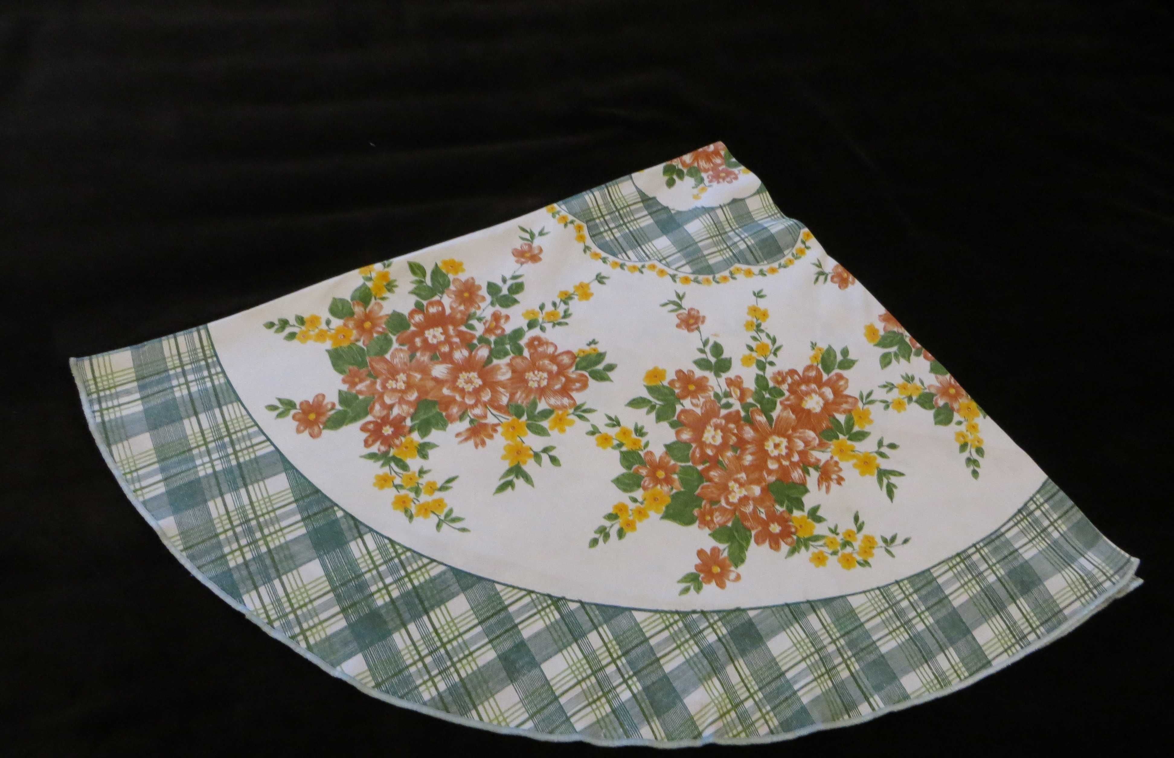 Toalha mesa Oval, , florida no centro - Medida: 120 x 105 cm