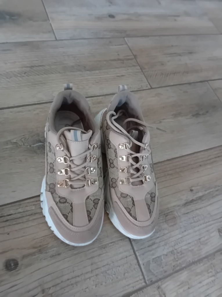 Wyjątkowe rewelacyjne Gucci buty damskie jak nowe stan idealny