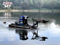 Refuler, wykaszanie roślinności wodnej odmulanie i czyszczenie stawów