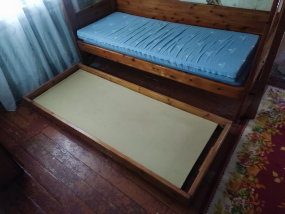 Кровать двухярусна