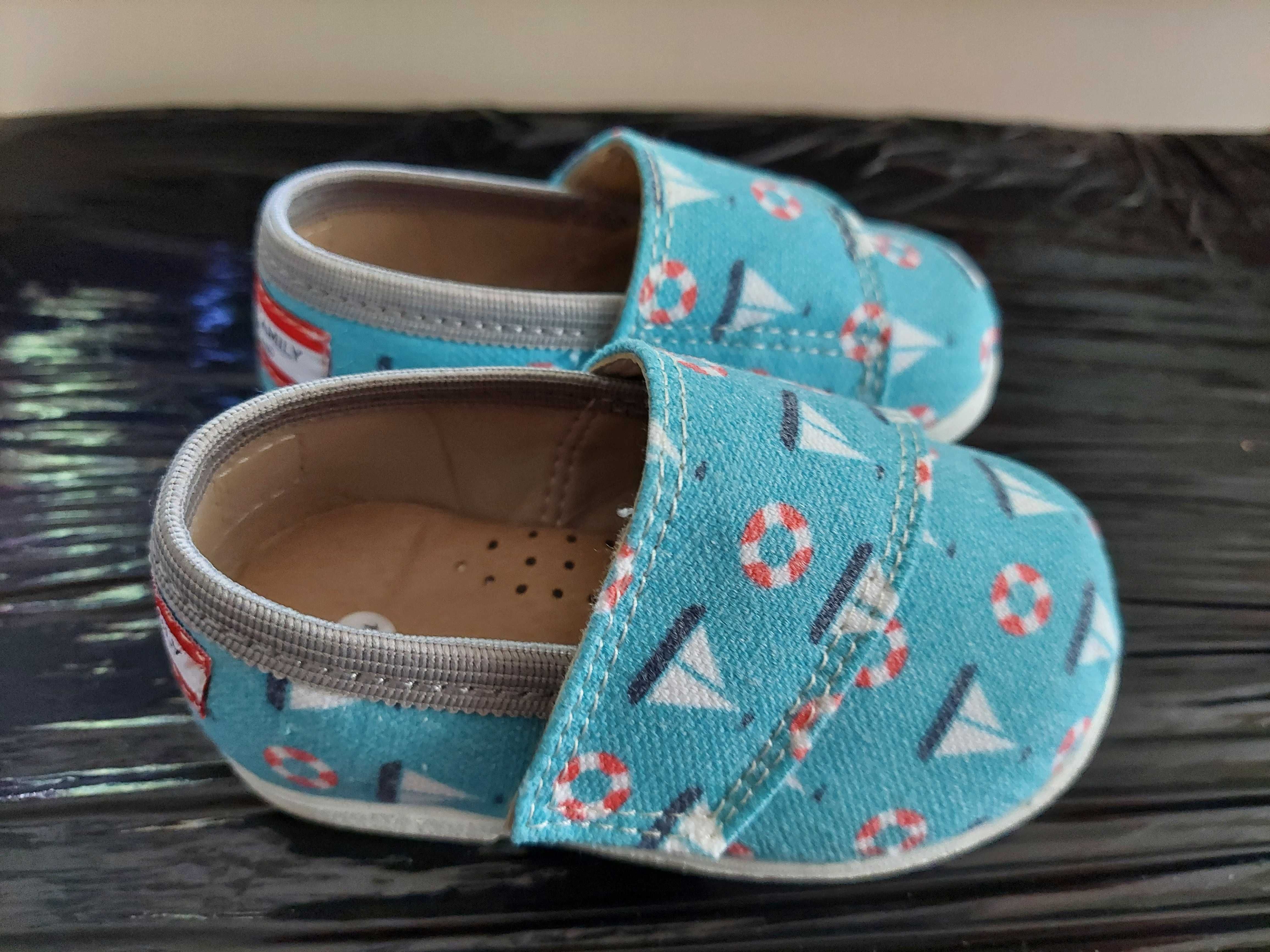 Buty dla dzieci na rzep Slippers Family Sailor rozmiar 20