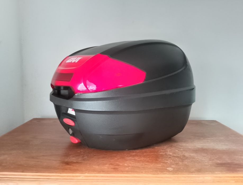 Кофр Givi на 30л в ідеальному стані.