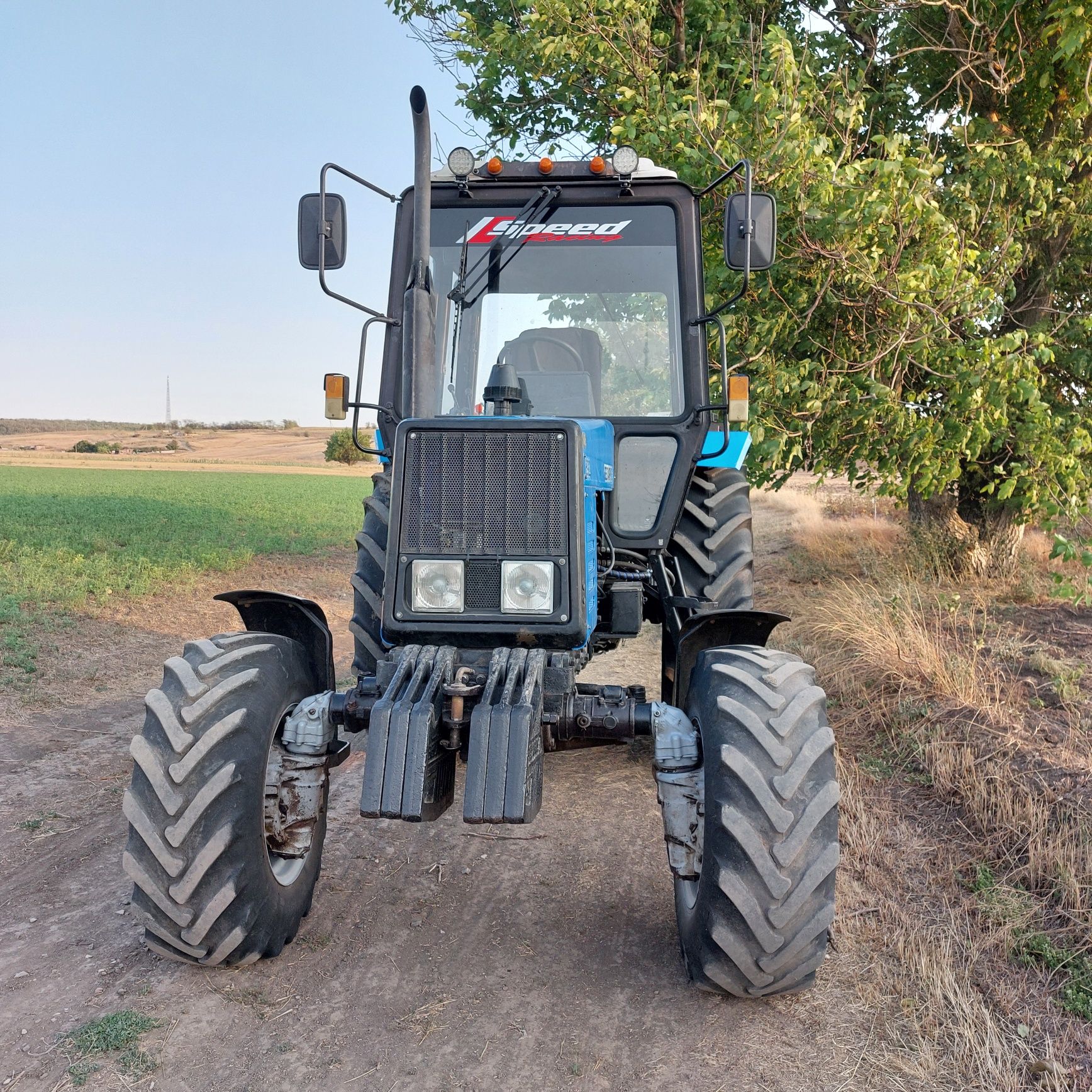 Продам  трактор мтз 892