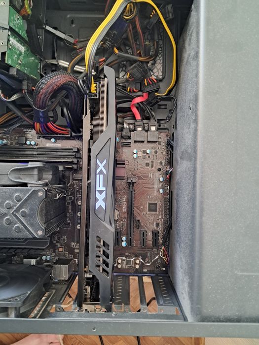 Видеокарта б\у XFX RED DEVIL RX480 8GB холодные отличное состояние