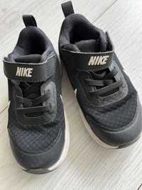 Легесенькі оригінальні чорні кросівки nike 25 р  8C