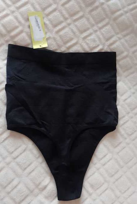 (40/L) Boohoo/ Czarne majtki stringi modelujące z Londynu, NOWE