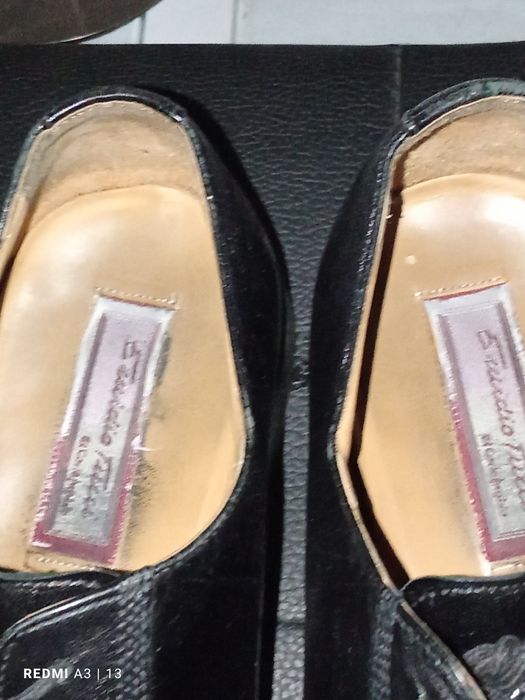 Sapatos homem em bom estado