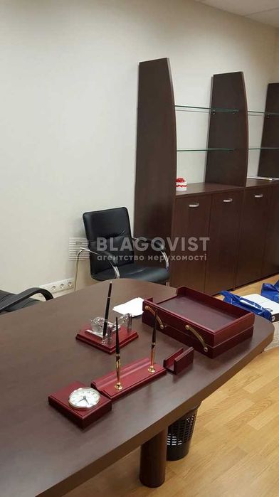 Голосіївська, 13-б, офісне приміщення 89 м2, окремий вхід