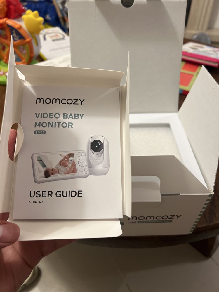 Momcozy baby monitor BM01