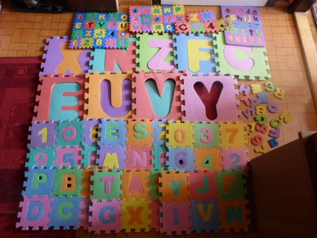 Maskotka gorylek różowy + puzzle piankowe:-)