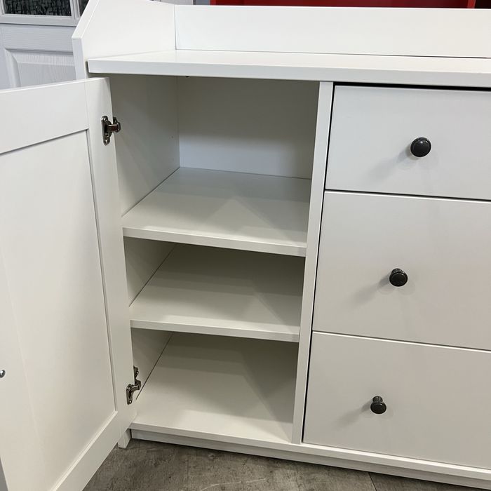 Biała komoda Ikea Hauga