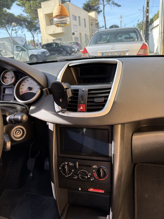 Peugeot 207 Sport 1.4 Gasolina 2008 - Fiável, económico e bem estimado