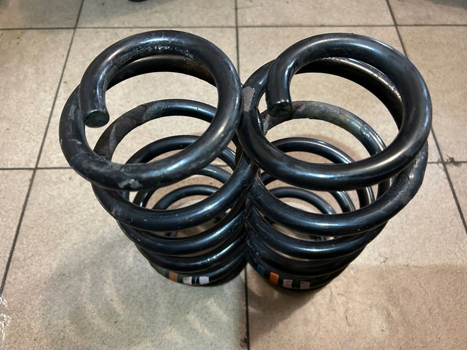 Sprężyna sprężyny przód Audi A4 B6 V6 Automat Komplet